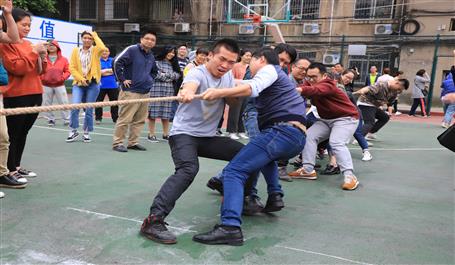 冶建青年有力量！公司團(tuán)委舉辦“五四”拔河比賽