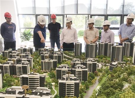 【奮戰(zhàn)80天·沖刺四季度】公司領(lǐng)導(dǎo)班子成員利用周末休息時間到項目調(diào)研