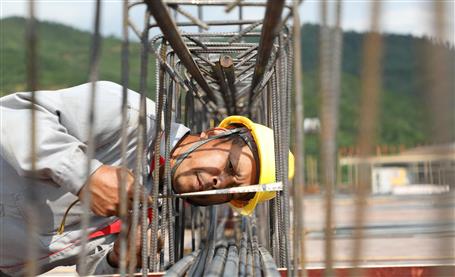 【建設(shè)新“國(guó)門”?展鐵軍精神】工匠心 造精品