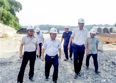 唐峰、何勇到桂東分公司項(xiàng)目開展2023年第二季度安全生產(chǎn)質(zhì)量綜合大檢查暨“圍墻內(nèi)圍墻外”和“以包代管”專項(xiàng)檢查