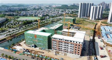 【提升“三力” 爭創(chuàng)佳績】明德中學(xué)項目：掛圖作戰(zhàn) 全力推進(jìn)